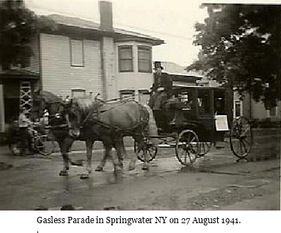 hcl_event_1941_08_27_springwater_gasless_parade_pic01_resize400x300